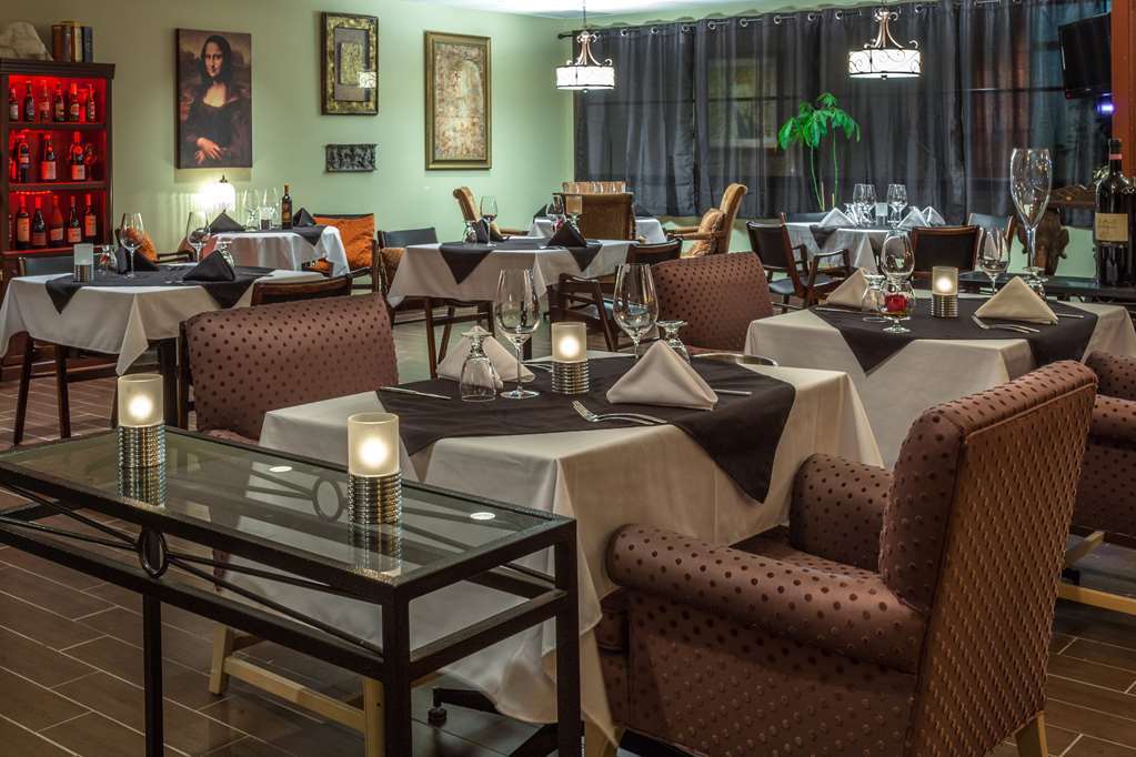 Готель Ramada By Wyndham Тіммінс Ресторан фото